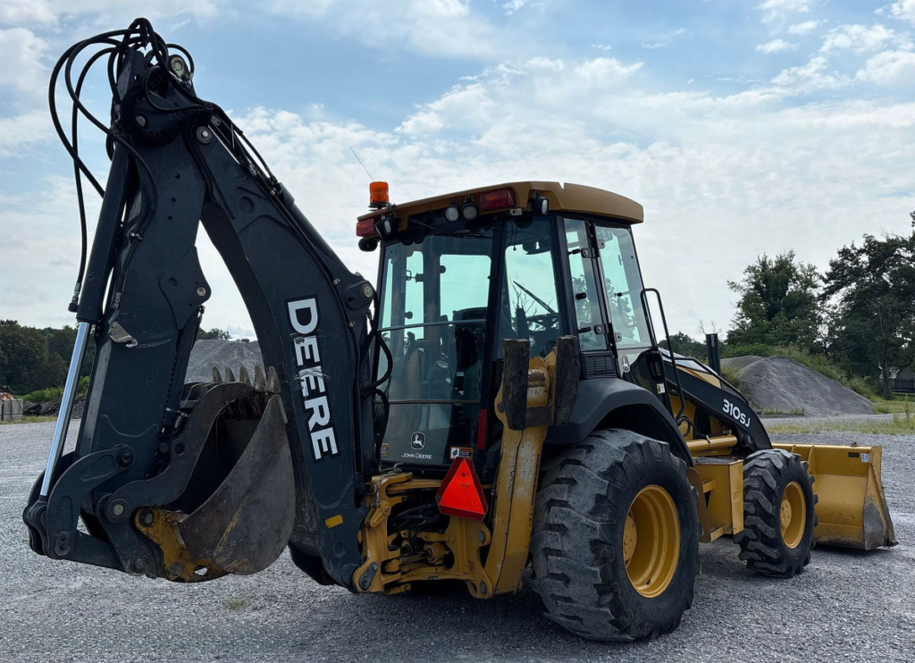 2011	John Deere	310SJ